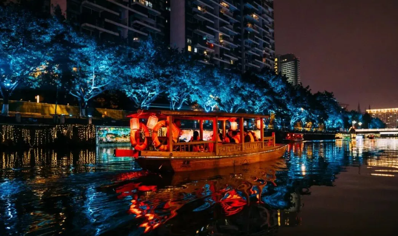 LED显示屏点亮夜游经济，，，科技赋能夜间消耗新图景